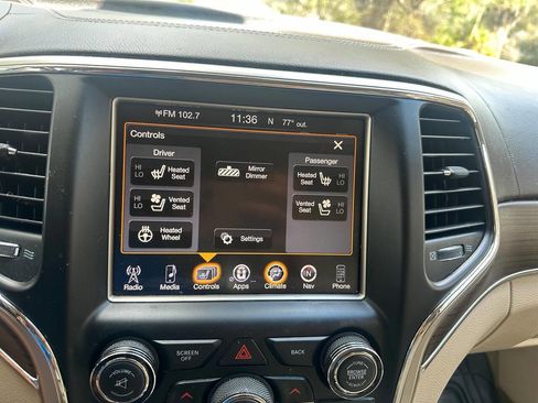 Used 2014 Jeep Grand Cherokee Overland w/ Advanced Technology Group image 19