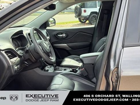 Used 2022 Jeep Cherokee Latitude Lux w/ Sun & Sound Group AWD/4WD image 10