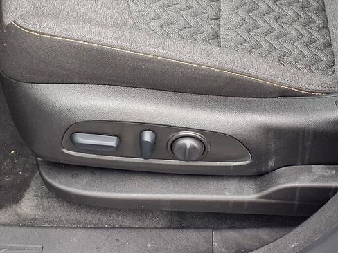 Used 2024 Chevrolet Equinox LT image 4