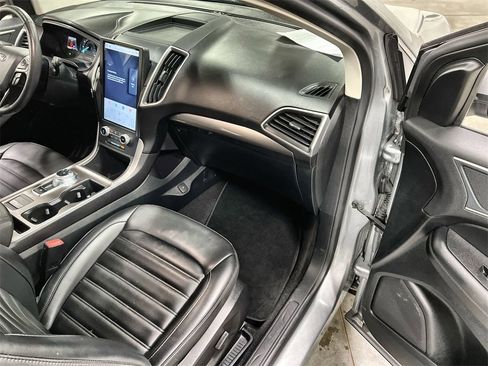Used 2024 Ford Edge SEL image 28