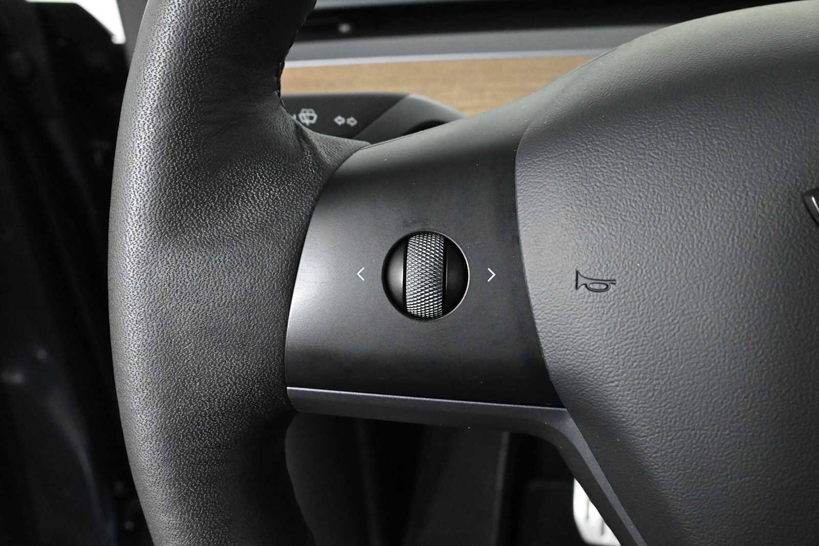 Used 2022 Tesla Model Y Performance AWD/4WD image 22