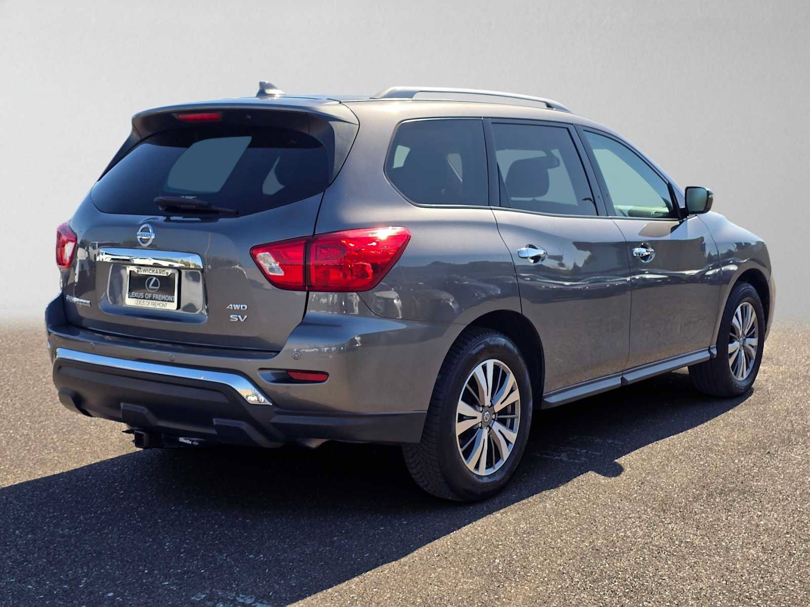 Used 2019 Nissan Pathfinder SV AWD/4WD image 3
