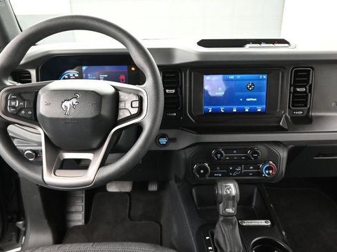 Used 2021 Ford Bronco Base image 17