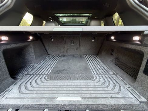 Used 2023 Land Rover Range Rover SE image 17