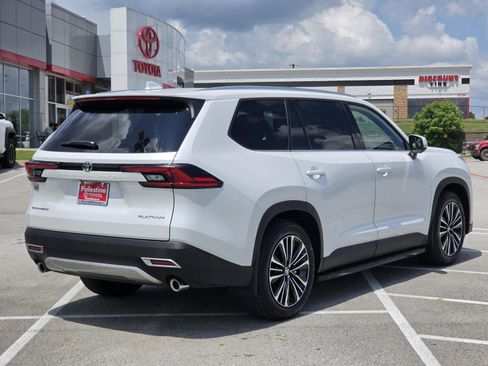 Used 2025 Toyota Grand Highlander AWD Hybrid image 6