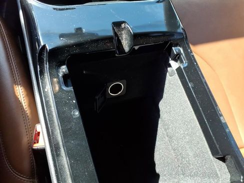 Used 2022 Lincoln Nautilus Reserve w/ Equipment Group 202A image 13