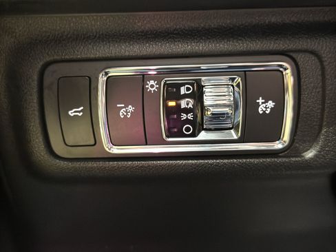 Used 2022 Lincoln Corsair Reserve w/ Equipment Group 201A image 32