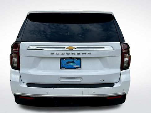Used 2023 Chevrolet Suburban LT image 5