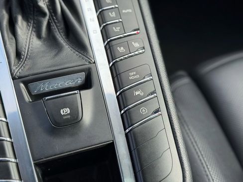 Used 2016 Porsche Macan Turbo w/ Premium Package Plus image 19