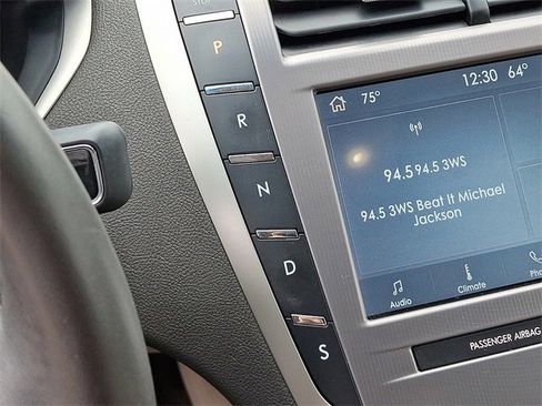 Used 2020 Lincoln MKZ image 14