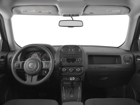 Used 2016 Jeep Patriot High Altitude FWD image 10