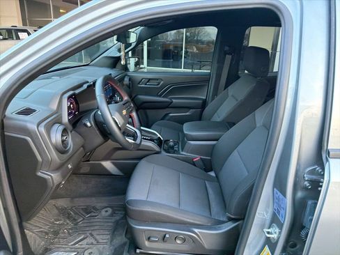 Used 2025 Chevrolet Colorado W/T w/ WT Custom Package image 7