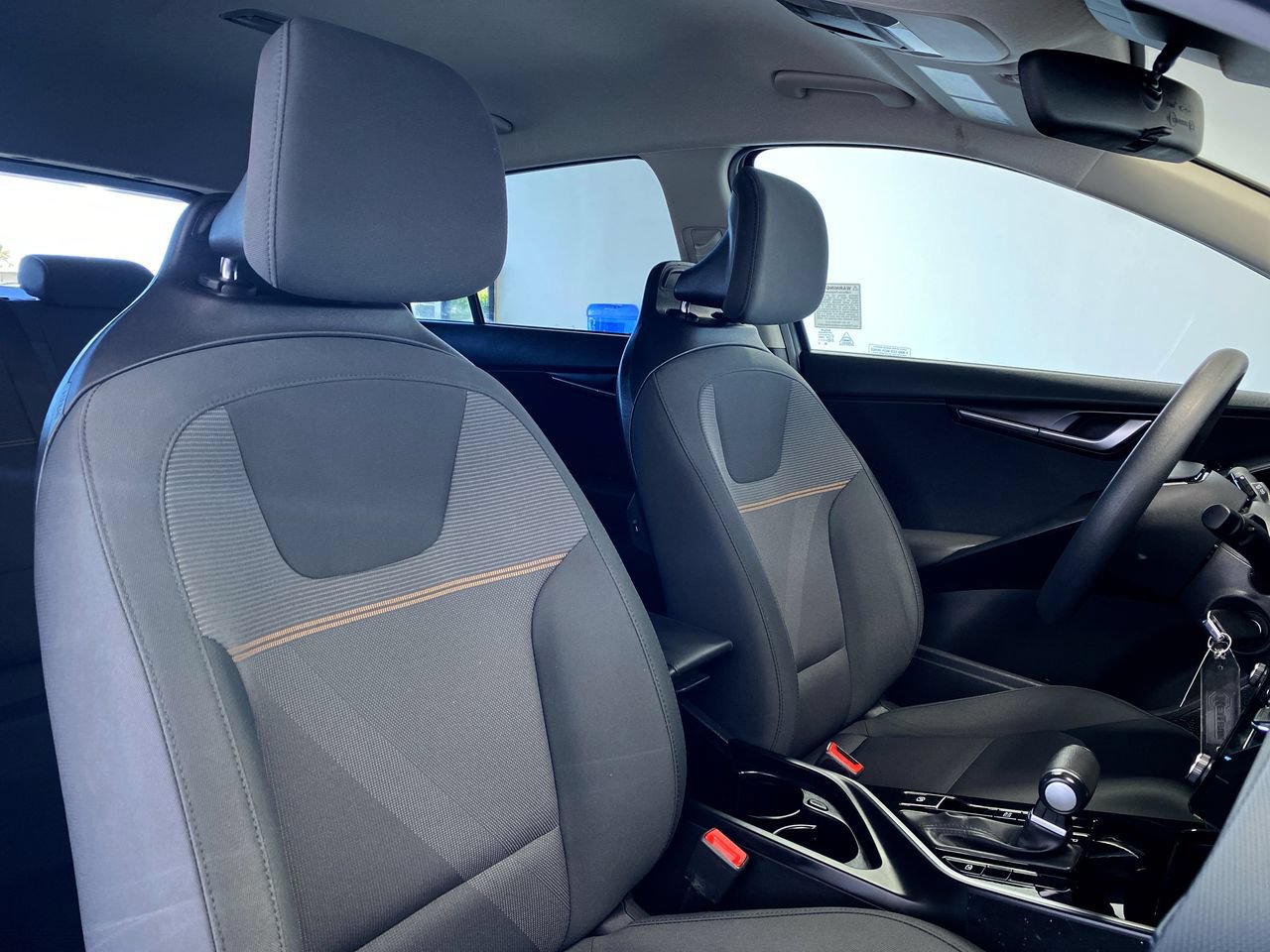 Certified 2025 Kia Niro LX FWD image 30