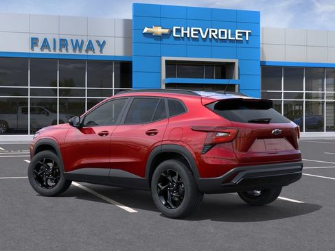 New 2026 Chevrolet Trax LT w/ Midnight Edition FWD image 3