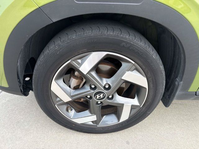 Used 2022 Hyundai Venue SEL FWD image 5