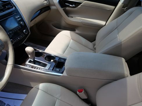 Used 2013 Nissan Altima 2.5 SL FWD image 14