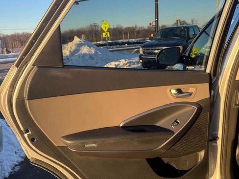 Used 2017 Hyundai Santa Fe SE w/ Cargo Package image 15