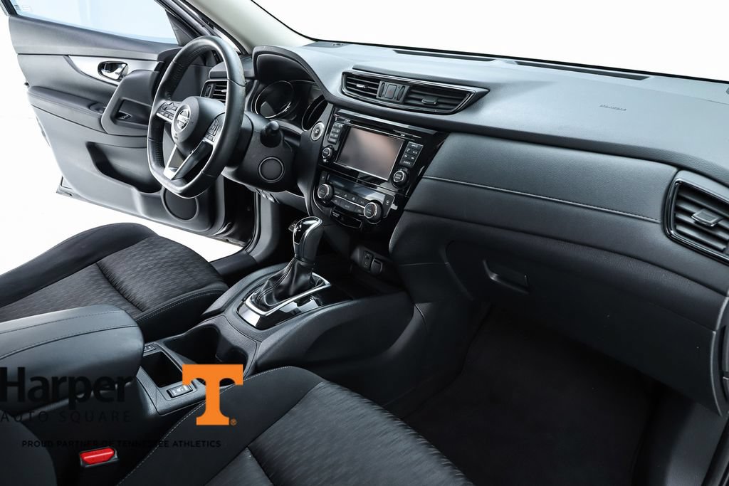 Used 2017 Nissan Rogue SV w/ SV Premium Package FWD image 67