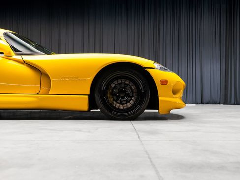 Used 2001 Dodge Viper GTS RWD image 30