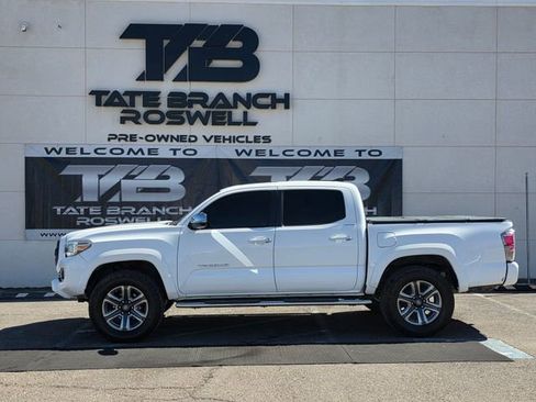 Used 2019 Toyota Tacoma Limited image 9