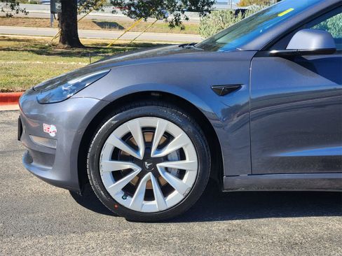 Used 2022 Tesla Model 3 image 8