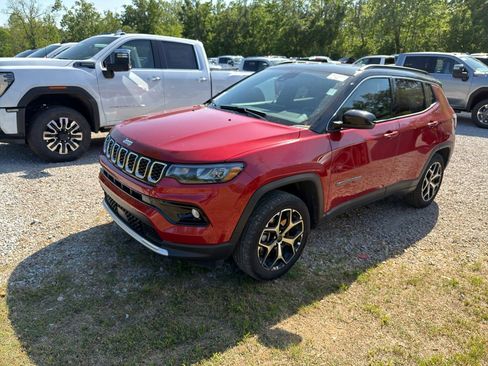 Used 2025 Jeep Compass Limited AWD/4WD image 1