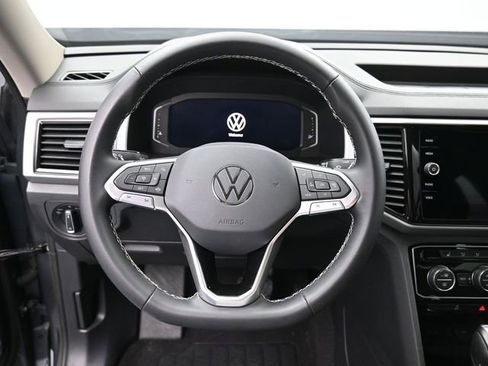 Used 2023 Volkswagen Atlas SE w/ Panoramic Sunroof Package image 16