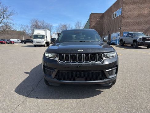 Used 2024 Jeep Grand Cherokee Laredo X w/ Luxury Tech Group I image 4