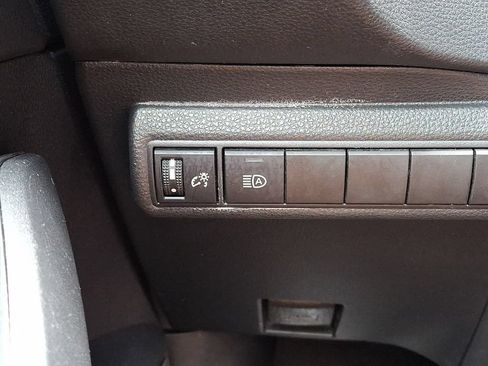 Certified 2021 Toyota Corolla LE FWD image 25