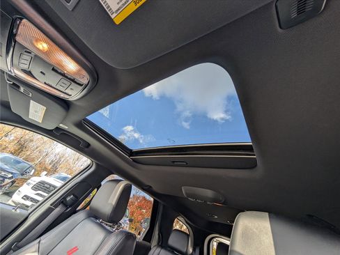 Used 2023 Dodge Durango GT image 29