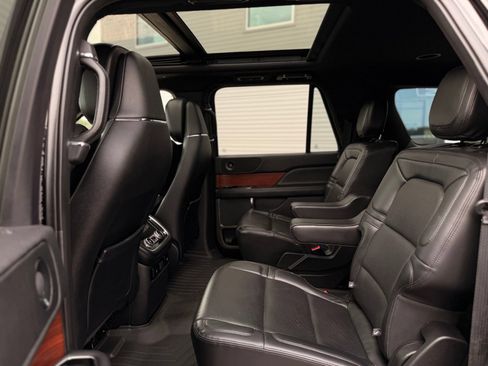 Used 2021 Lincoln Navigator L Reserve AWD/4WD image 16
