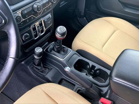 Used 2021 Jeep Wrangler Unlimited Sport image 17