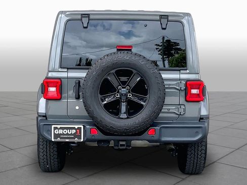 Used 2019 Jeep Wrangler Unlimited Sahara AWD/4WD image 5