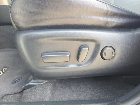 Used 2018 Toyota RAV4 Limited image 16