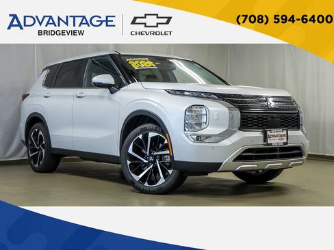Used 2024 Mitsubishi Outlander SE AWD/4WD image 1
