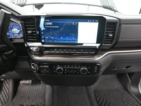 Used 2025 Chevrolet Silverado 2500 LT AWD/4WD image 37