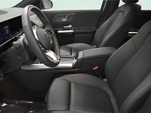 Used 2025 Mercedes-Benz GLA 250 4MATIC w/ Driver Assistance Package image 24