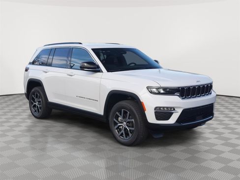 New 2025 Jeep Grand Cherokee Limited w/ Trailer Tow Package image 2