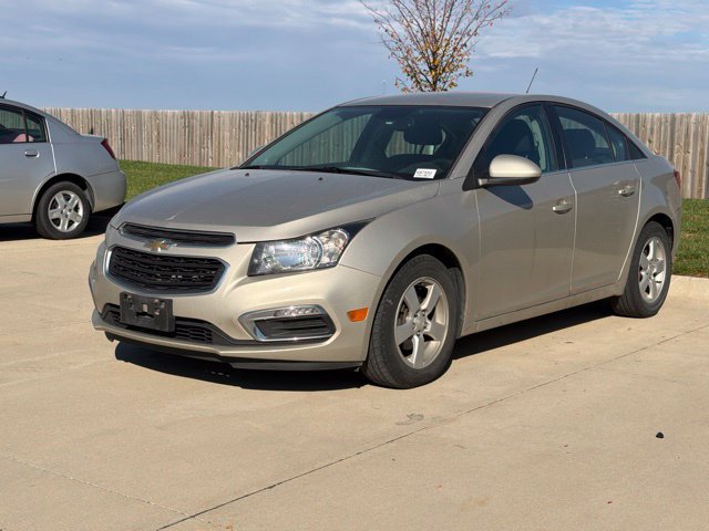 Used 2015 Chevrolet Cruze LT w/ Enhanced Safety Package FWD image 2