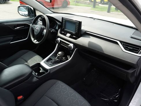Used 2021 Toyota RAV4 XLE image 29