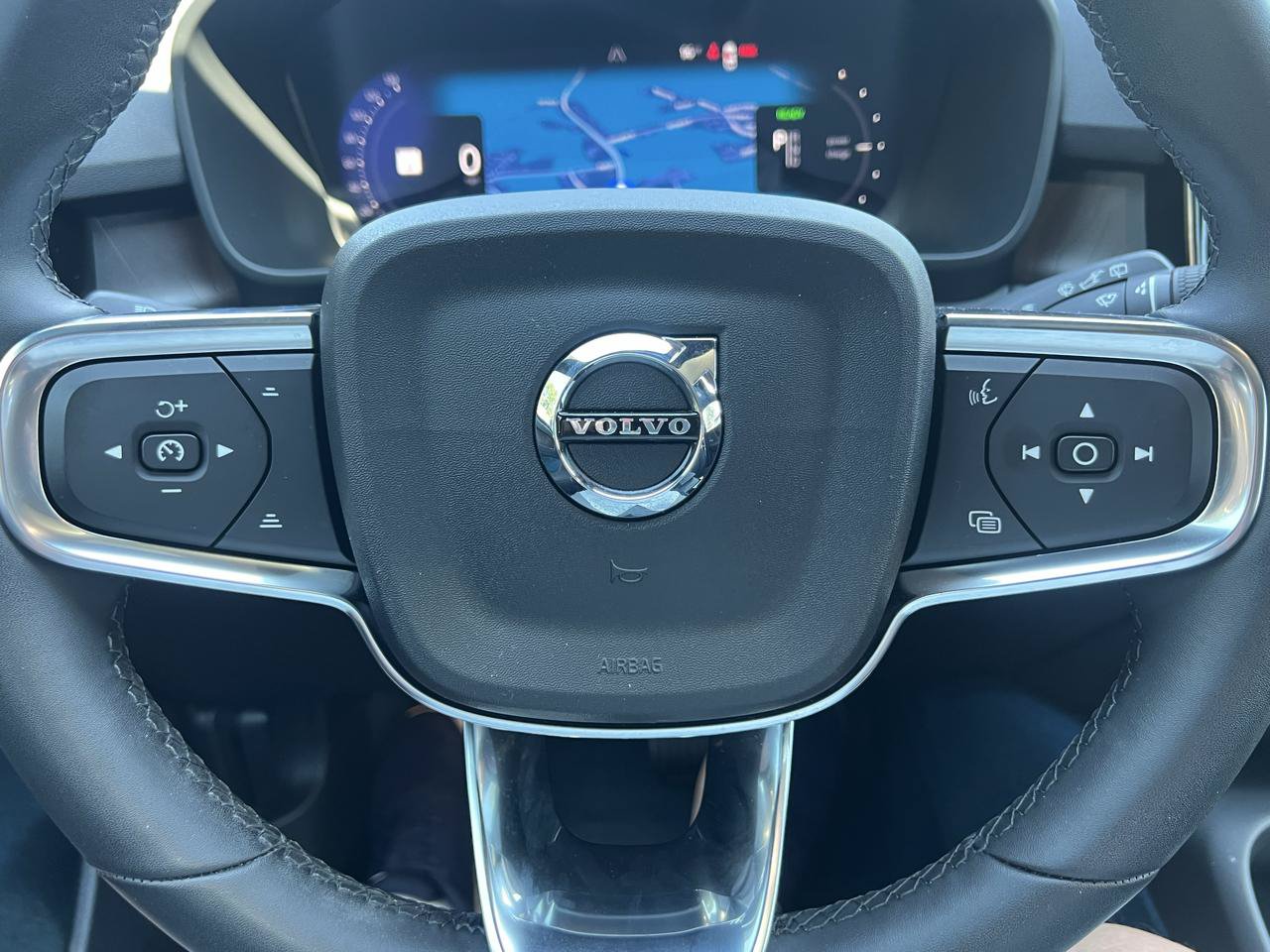 Used 2023 Volvo XC40 Recharge Plus AWD/4WD image 17