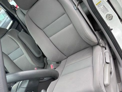 Used 2010 Honda CR-V LX image 18