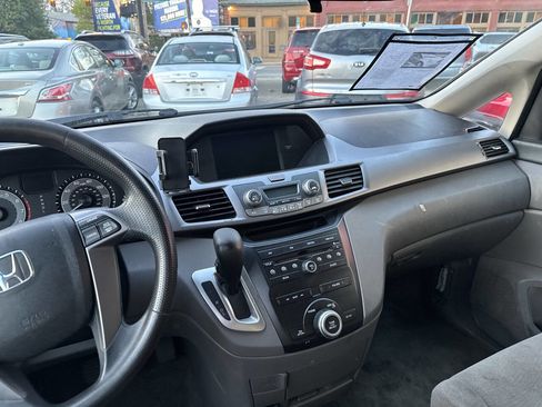 Used 2013 Honda Odyssey LX image 18