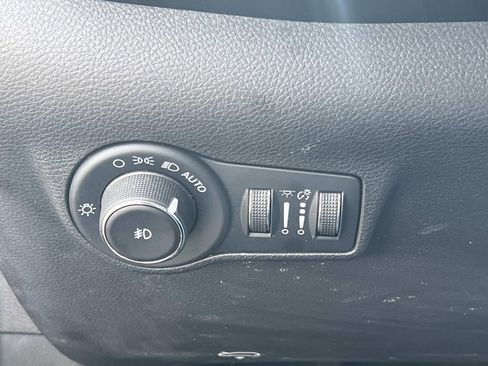 Used 2022 Jeep Compass Limited w/ Sun and Sound Group AWD/4WD image 25