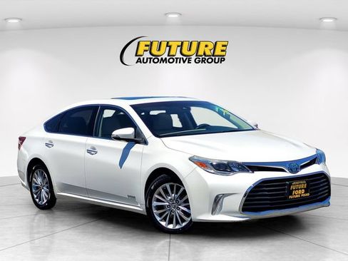 Used 2016 Toyota Avalon Limited w/ Toyota Safety Sense Package FWD image 1