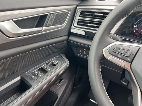 New 2026 Volkswagen Atlas Cross Sport SE AWD/4WD image 18