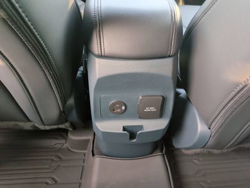 Certified 2024 Ford Maverick Lariat w/ Black Appearance Package FWD image 18