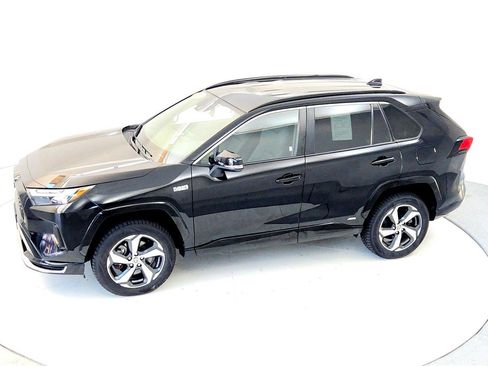 Certified 2022 Toyota RAV4 SE image 15