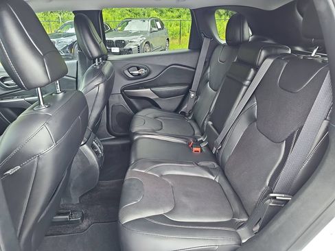 Used 2019 Jeep Cherokee Limited w/ Luxury Group FWD image 27