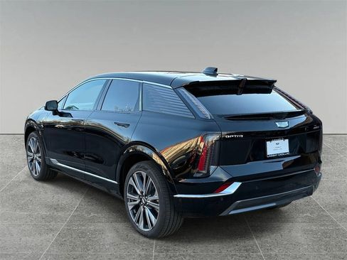 New 2026 Cadillac Optiq Luxury 2 image 11